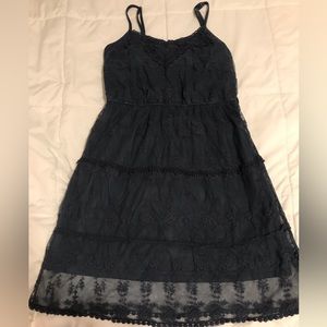 Ultra pink Navy Blue lace dress with liner. Adorable alone or with leggings, M D